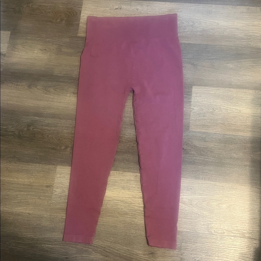 Feathers Maternity Women’s Seamless Leggings Comfortable Soft Cozy Size Small